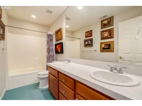 11709 Salmonberry Drive Oregon City OR 97045