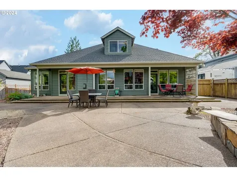 11709 Salmonberry Drive Oregon City OR 97045