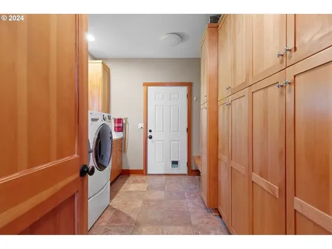 2718 SW Titleist Circle Corvallis OR 97333