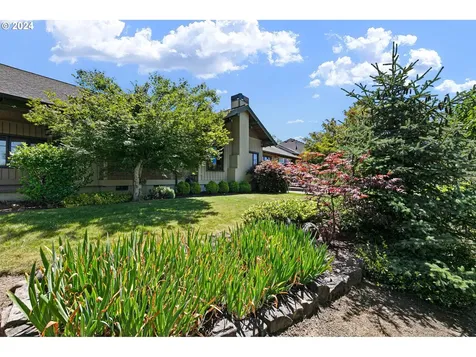2718 SW Titleist Circle Corvallis OR 97333