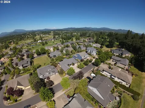 2718 SW Titleist Circle Corvallis OR 97333