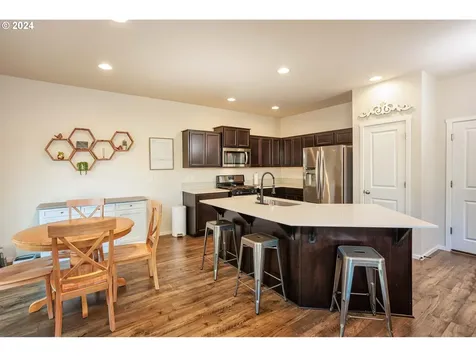 2114 S Meadowlark Drive Ridgefield WA 98642