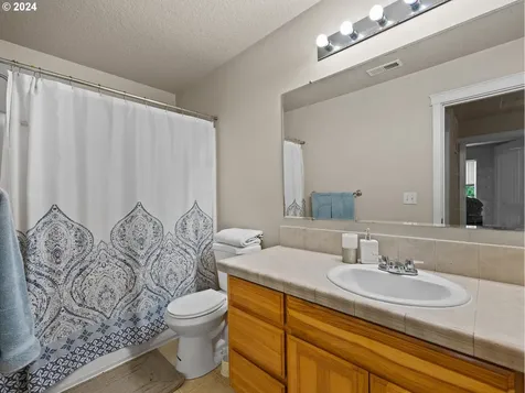 139 Nw Western Way Hillsboro OR 97124