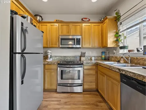139 Nw Western Way Hillsboro OR 97124