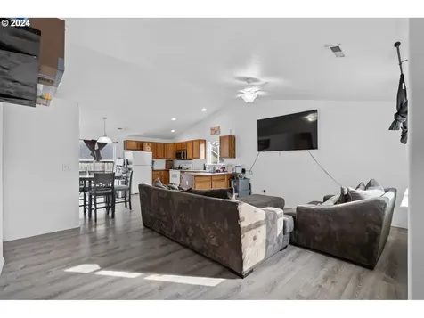 271 Bridgeport Avenue Umatilla OR 97882
