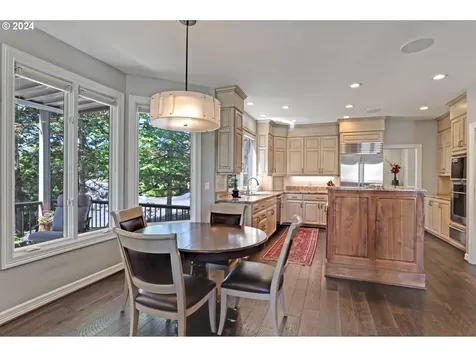 7090 Sw Benham Court Portland OR 97225