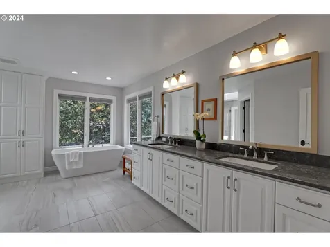 7090 Sw Benham Court Portland OR 97225