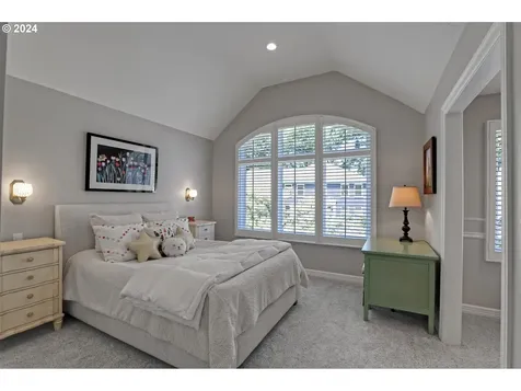7090 Sw Benham Court Portland OR 97225