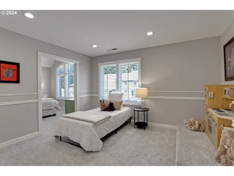 7090 Sw Benham Court Portland OR 97225