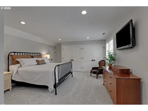 7090 Sw Benham Court Portland OR 97225