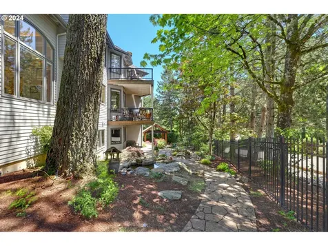 7090 Sw Benham Court Portland OR 97225