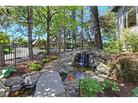 7090 Sw Benham Court Portland OR 97225