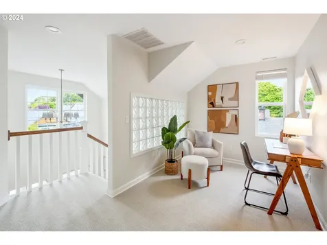 616 Ne Morris Street Portland OR 97212