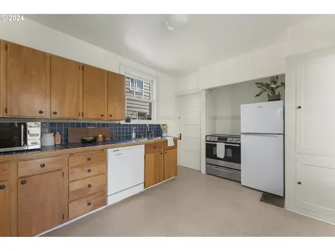 2951 Ne 34th Avenue Portland OR 97212