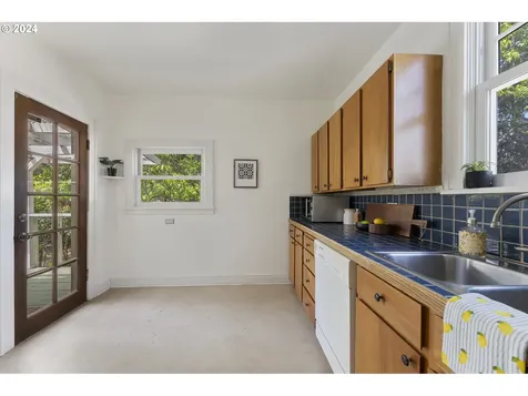 2951 Ne 34th Avenue Portland OR 97212