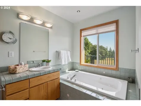 33717 Se 6th Street Washougal WA 98671