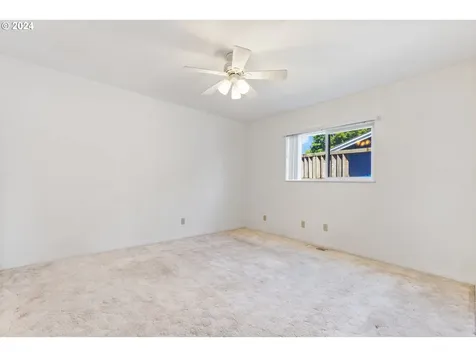 520 Se Lacreole Drive Dallas OR 97338