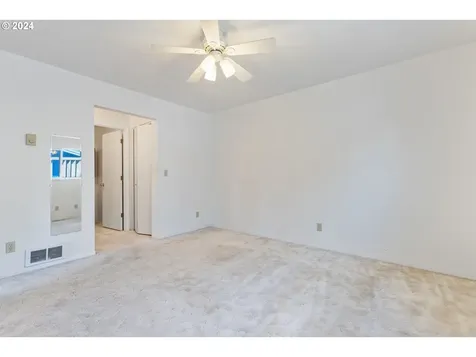 520 Se Lacreole Drive Dallas OR 97338