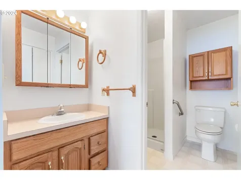 520 Se Lacreole Drive Dallas OR 97338
