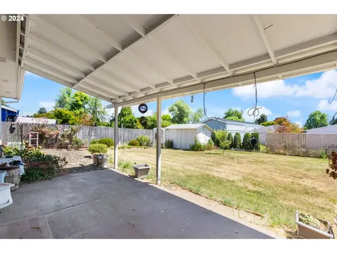 520 Se Lacreole Drive Dallas OR 97338