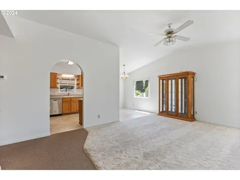 520 Se Lacreole Drive Dallas OR 97338