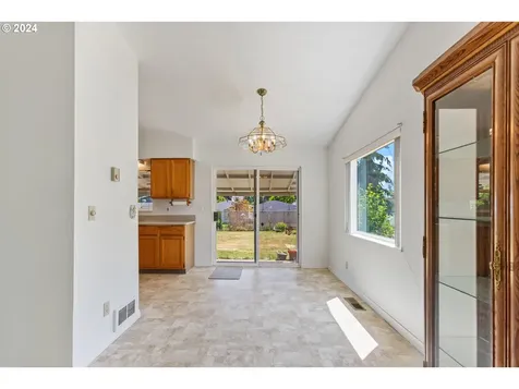 520 Se Lacreole Drive Dallas OR 97338