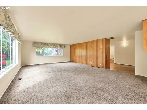 8986 Thurston Road Springfield OR 97478