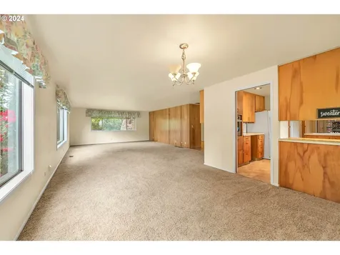 8986 Thurston Road Springfield OR 97478