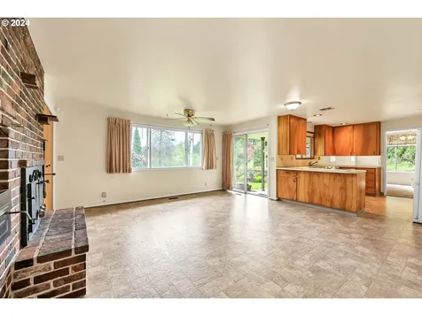 8986 Thurston Road Springfield OR 97478