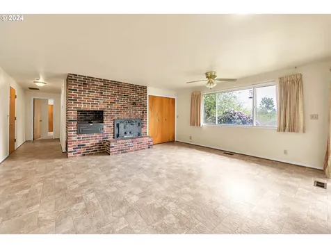 8986 Thurston Road Springfield OR 97478