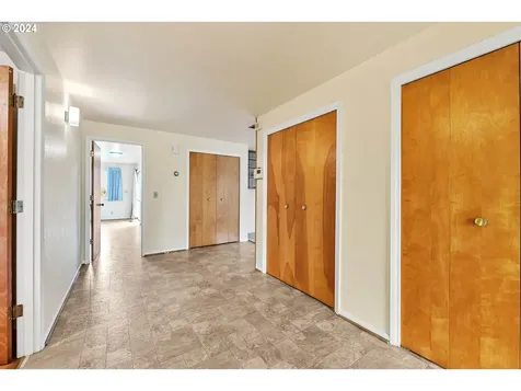 8986 Thurston Road Springfield OR 97478