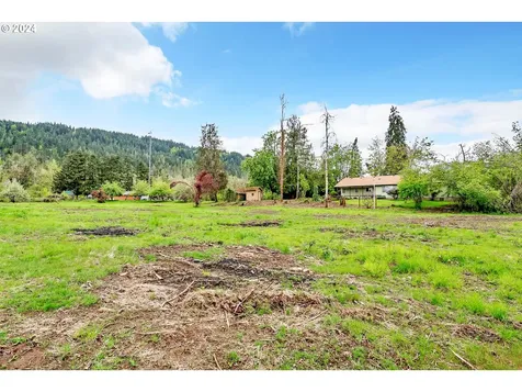 8986 Thurston Road Springfield OR 97478