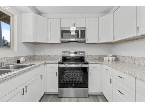 1205 Laurelhurst Drive Eugene OR 97402