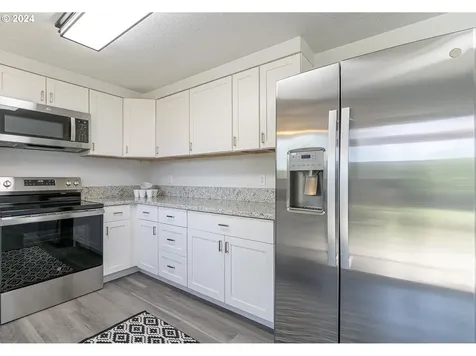 1205 Laurelhurst Drive Eugene OR 97402