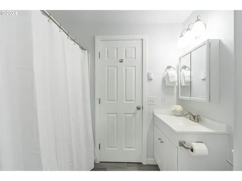 1205 Laurelhurst Drive Eugene OR 97402