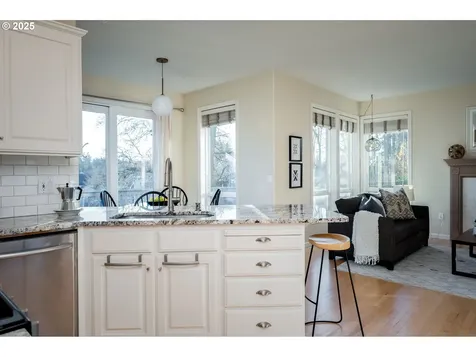 11512 NW Permian Drive Portland OR 97229