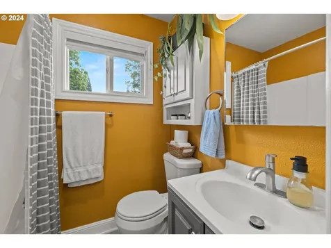 213 Se 102nd Avenue Vancouver WA 98664