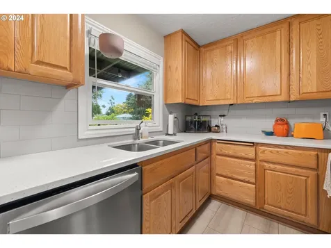 213 Se 102nd Avenue Vancouver WA 98664