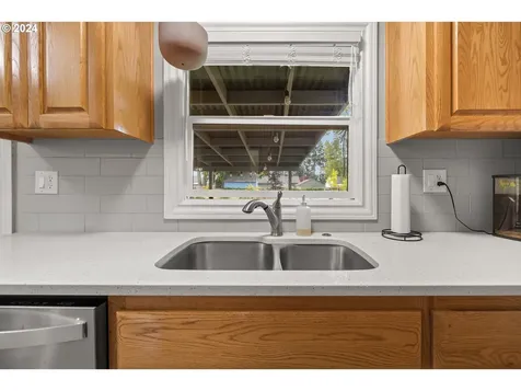 213 Se 102nd Avenue Vancouver WA 98664