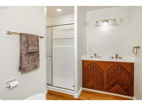 3840 Ne Liberty Terrace Portland OR 97211