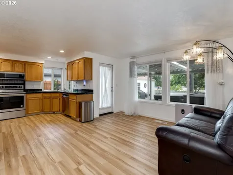 409 SE 160th Avenue Vancouver WA 98684