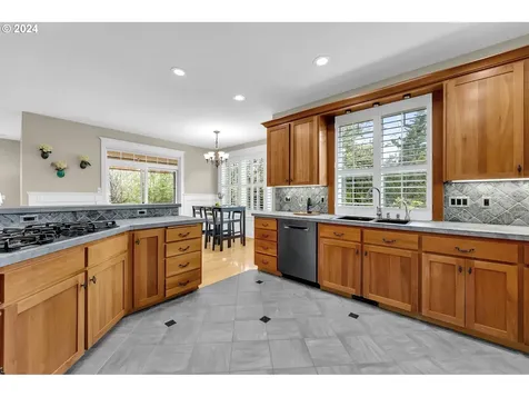 12608 Nw 46th Avenue Vancouver WA 98685