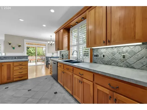 12608 Nw 46th Avenue Vancouver WA 98685