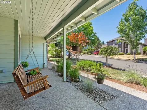 3012 Sw Mawrcrest Avenue Gresham OR 97080
