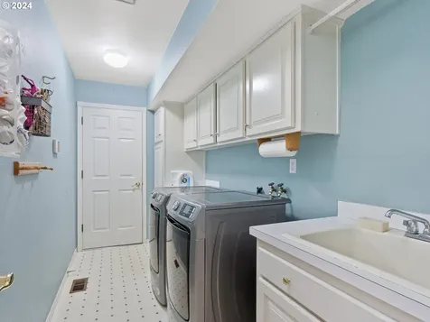 3012 Sw Mawrcrest Avenue Gresham OR 97080