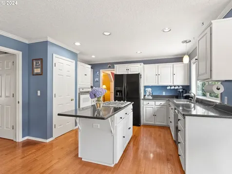 3012 Sw Mawrcrest Avenue Gresham OR 97080