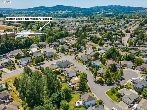 3012 Sw Mawrcrest Avenue Gresham OR 97080