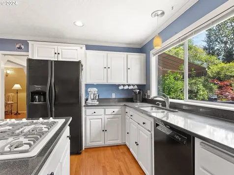 3012 Sw Mawrcrest Avenue Gresham OR 97080