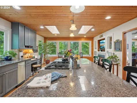 14421 Clackamas River Drive Oregon City OR 97045