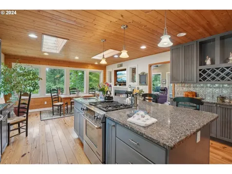 14421 Clackamas River Drive Oregon City OR 97045